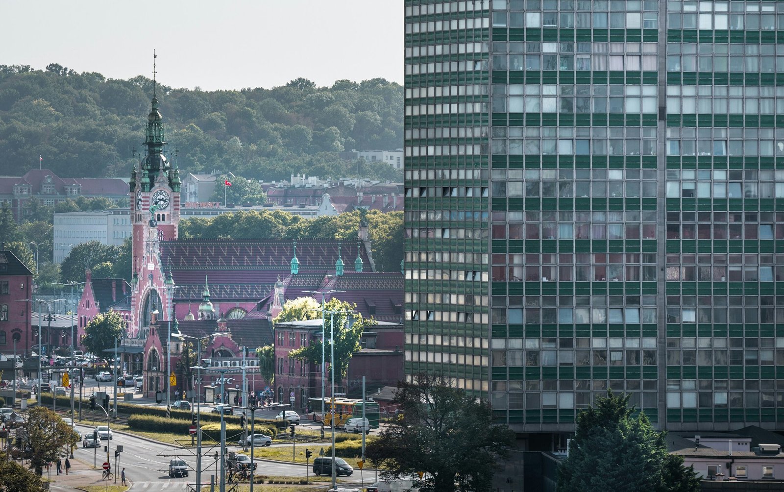 A city with a lot of tall buildings